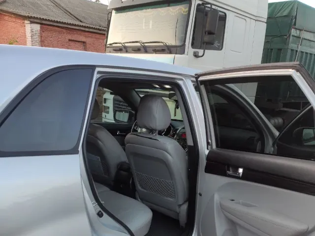 Kia Sorento - фото 4