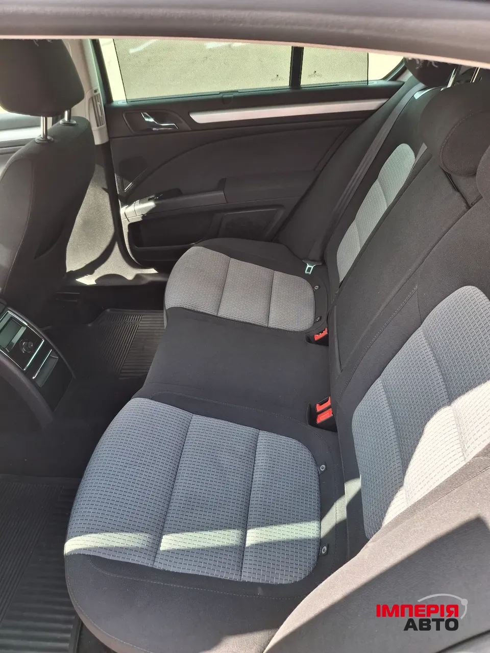 Skoda Superb - фото 14