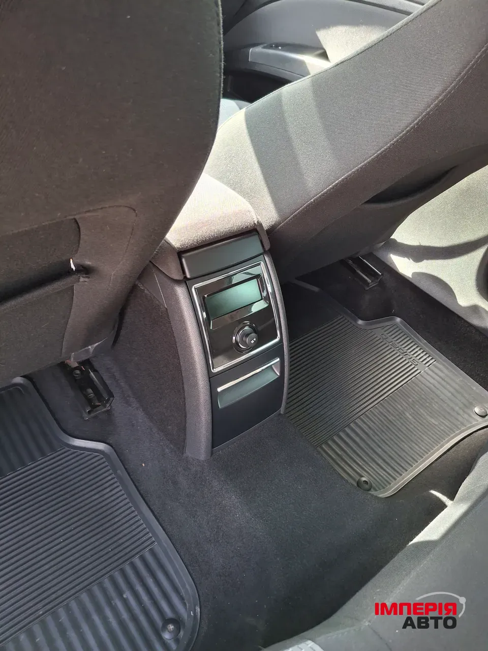 Skoda Superb - фото 12