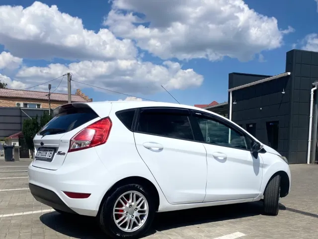 Ford Fiesta - фото 5