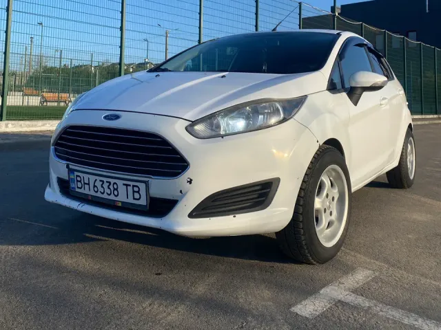 Ford Fiesta - фото 1