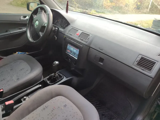 Skoda Fabia - фото 4