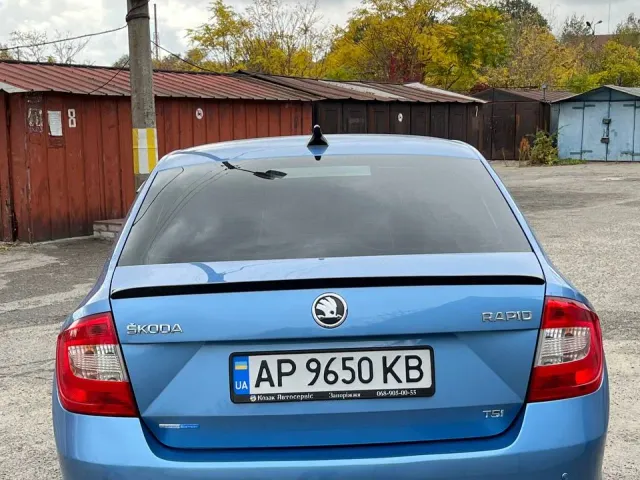 Skoda Rapid - фото 4