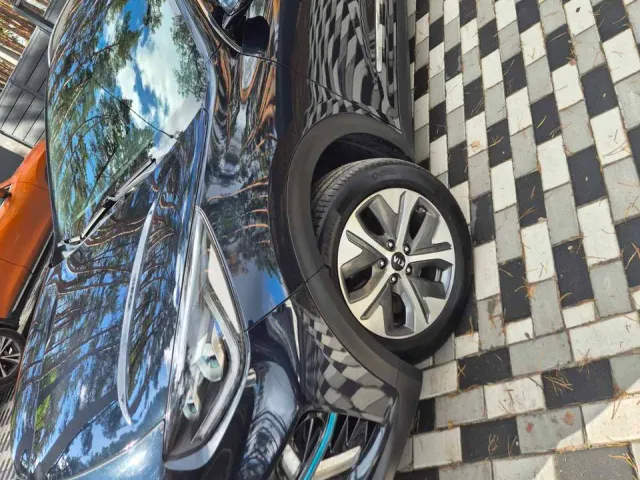 Kia Niro - фото 1