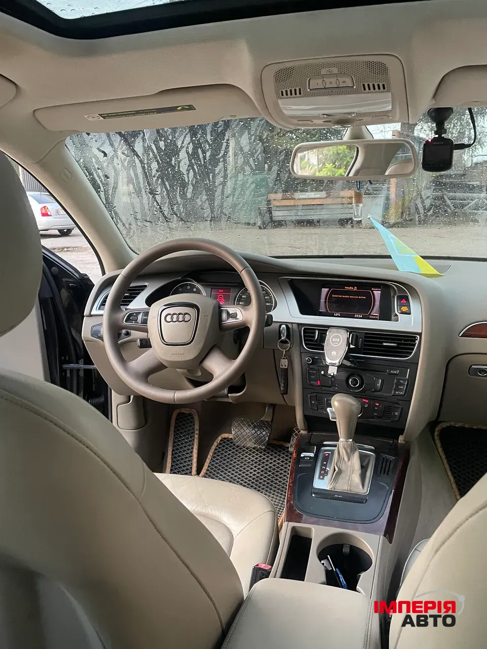 Audi A4 - фото 5