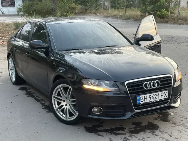 Audi A4 - фото 1