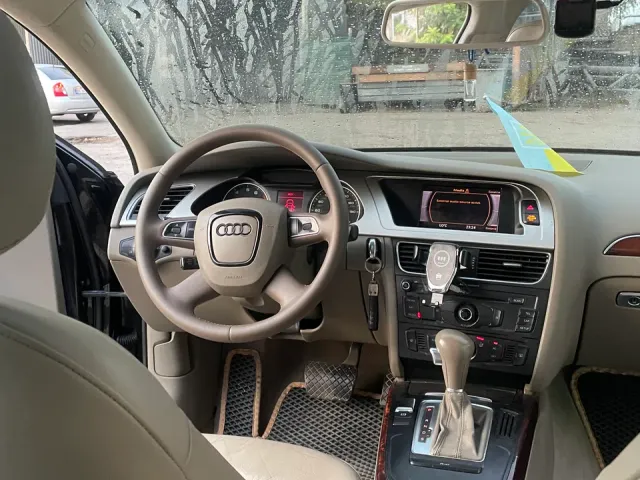 Audi A4 - фото 5