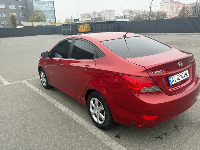 Hyundai Accent - фото 3