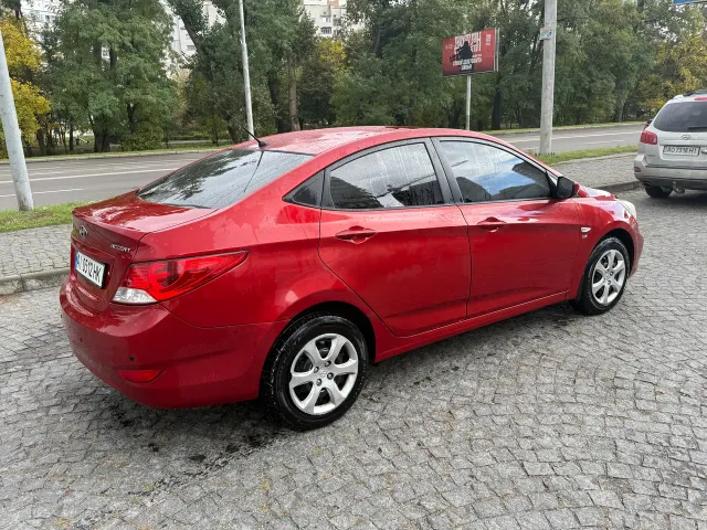 Hyundai Accent - фото 2
