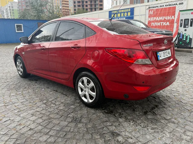 Hyundai Accent - фото 3
