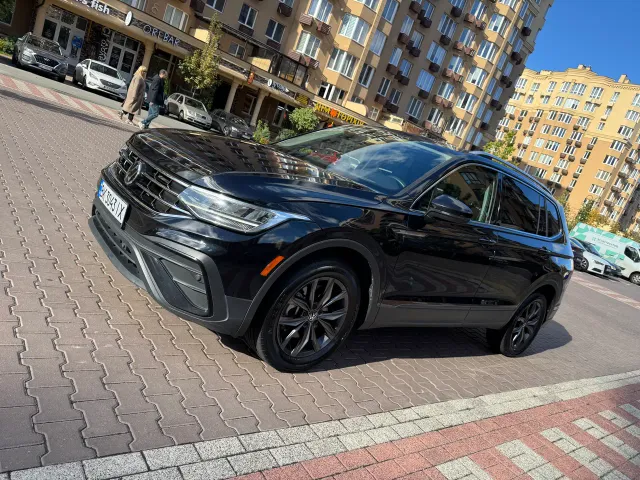Volkswagen Tiguan - фото 3
