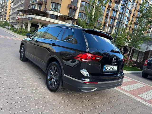 Volkswagen Tiguan - фото 4