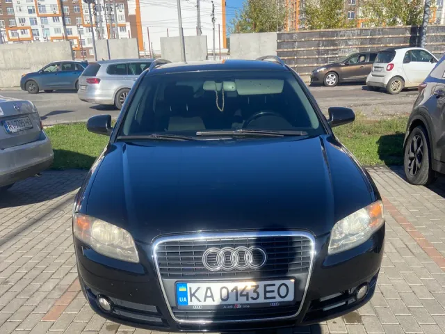 Audi A4 - фото 1