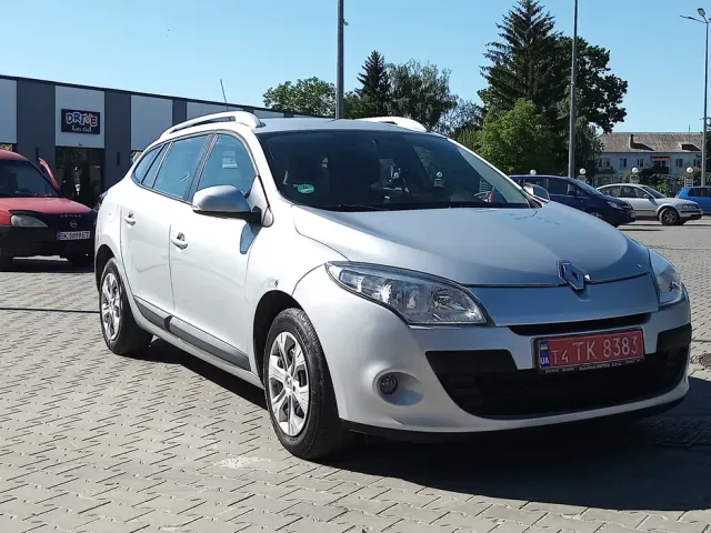 Renault Megane - фото 1