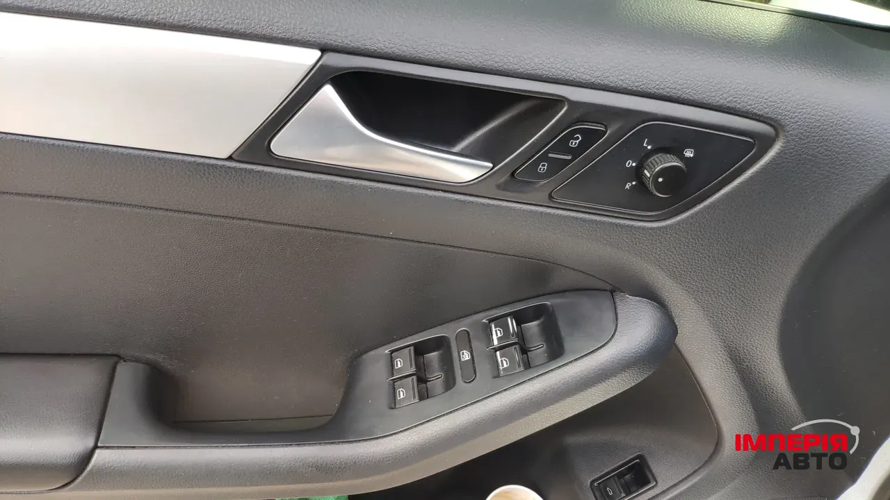 Volkswagen Jetta - фото 7