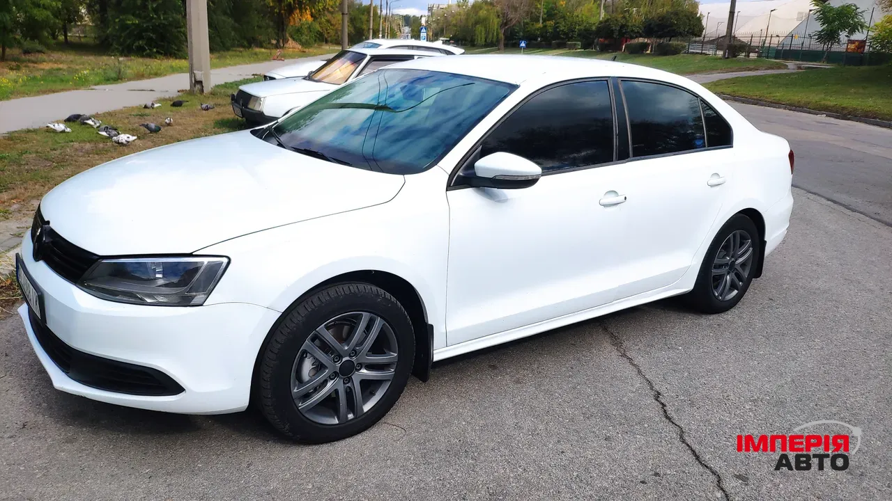 Volkswagen Jetta - фото 1