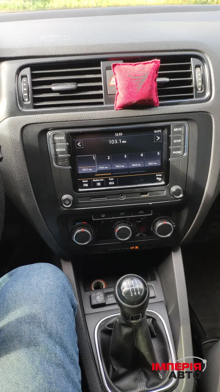 Volkswagen Jetta - фото 8