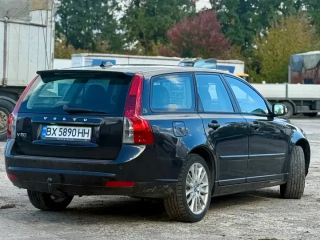 Volvo V50 - фото 3