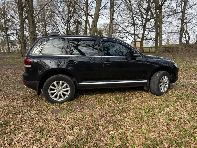 Volkswagen Touareg - фото 5