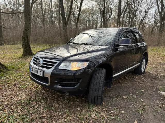 Volkswagen Touareg - фото 1