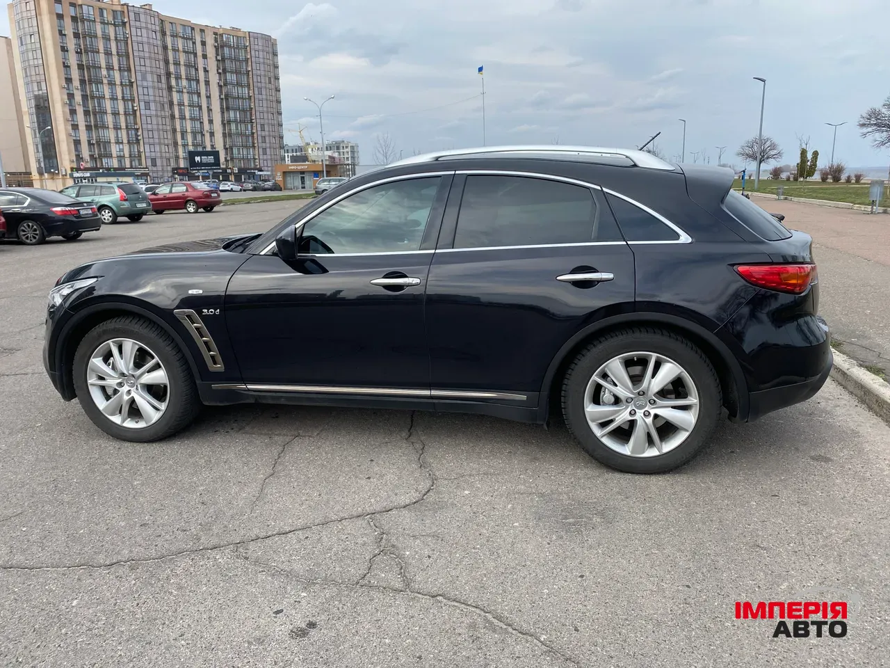 Infiniti QX70 - фото 4