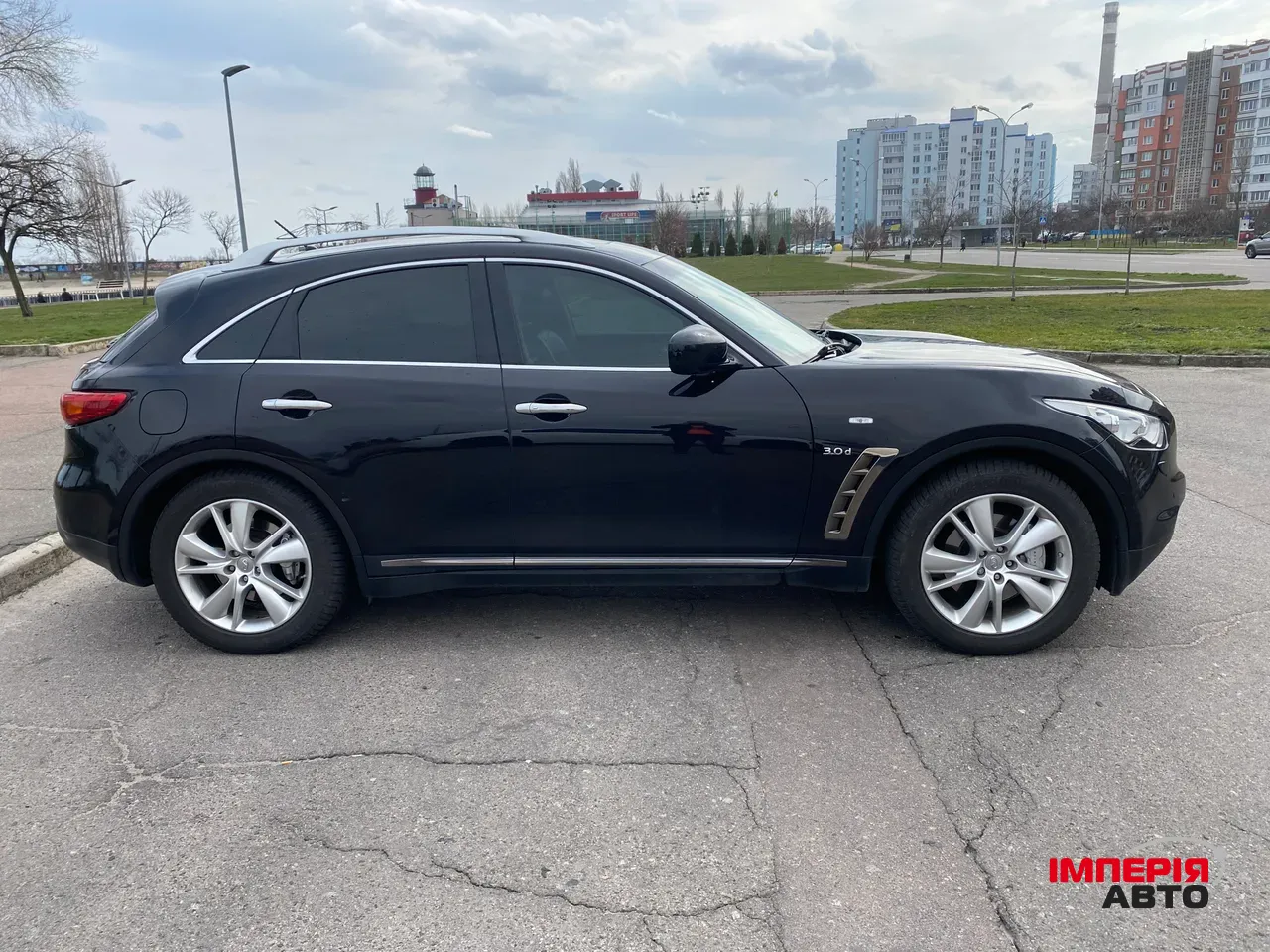 Infiniti QX70 - фото 7