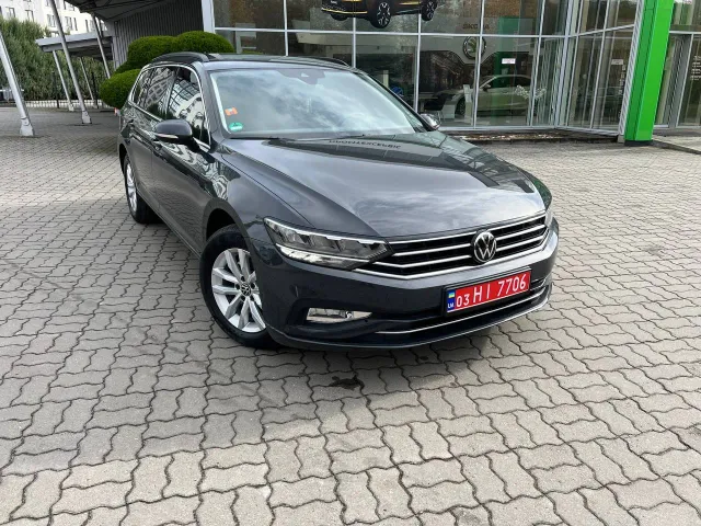 Volkswagen Passat - фото 1