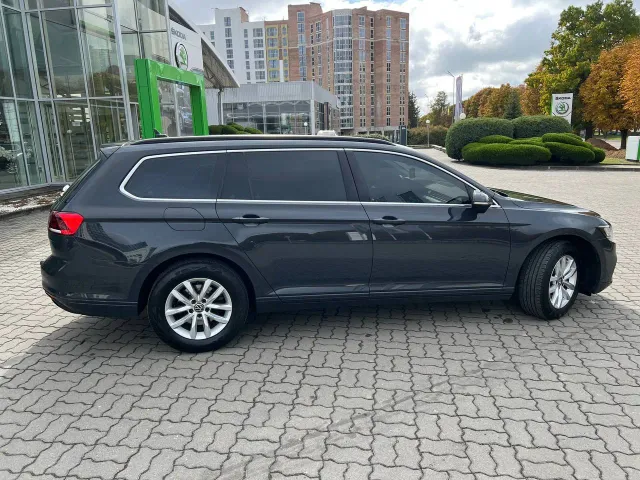 Volkswagen Passat - фото 3