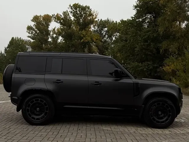 Land Rover Defender - фото 3