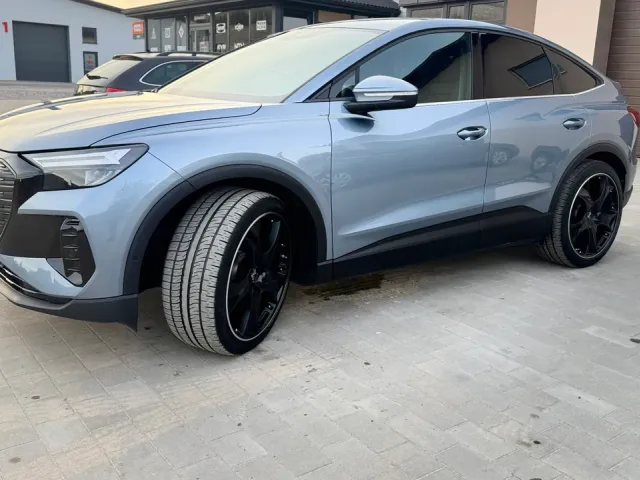 Audi Q4 Sportback e-tron - фото 2