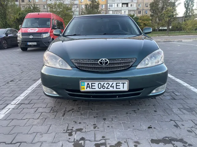 Toyota Camry - фото 1