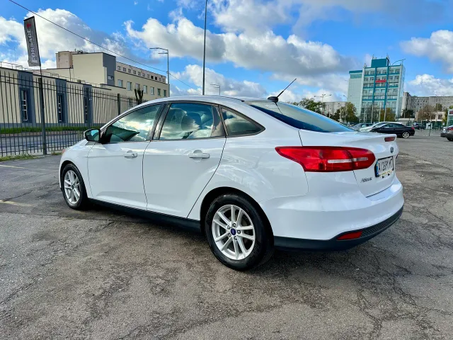 Ford Focus - фото 3