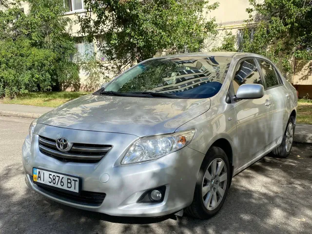 Toyota Corolla - фото 1