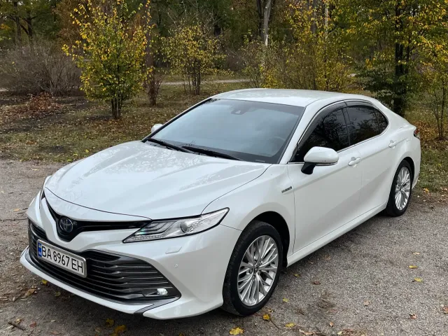 Toyota Camry - фото 4