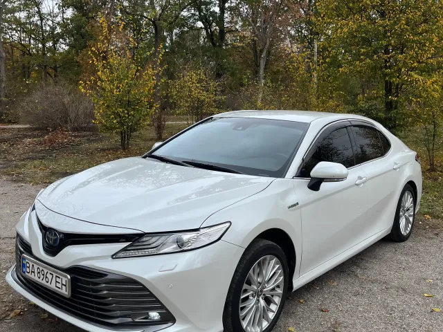 Toyota Camry - фото 5