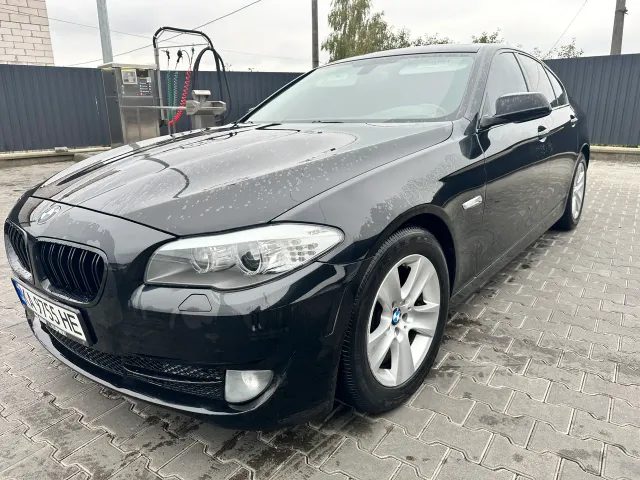 BMW 5 серії - фото 1