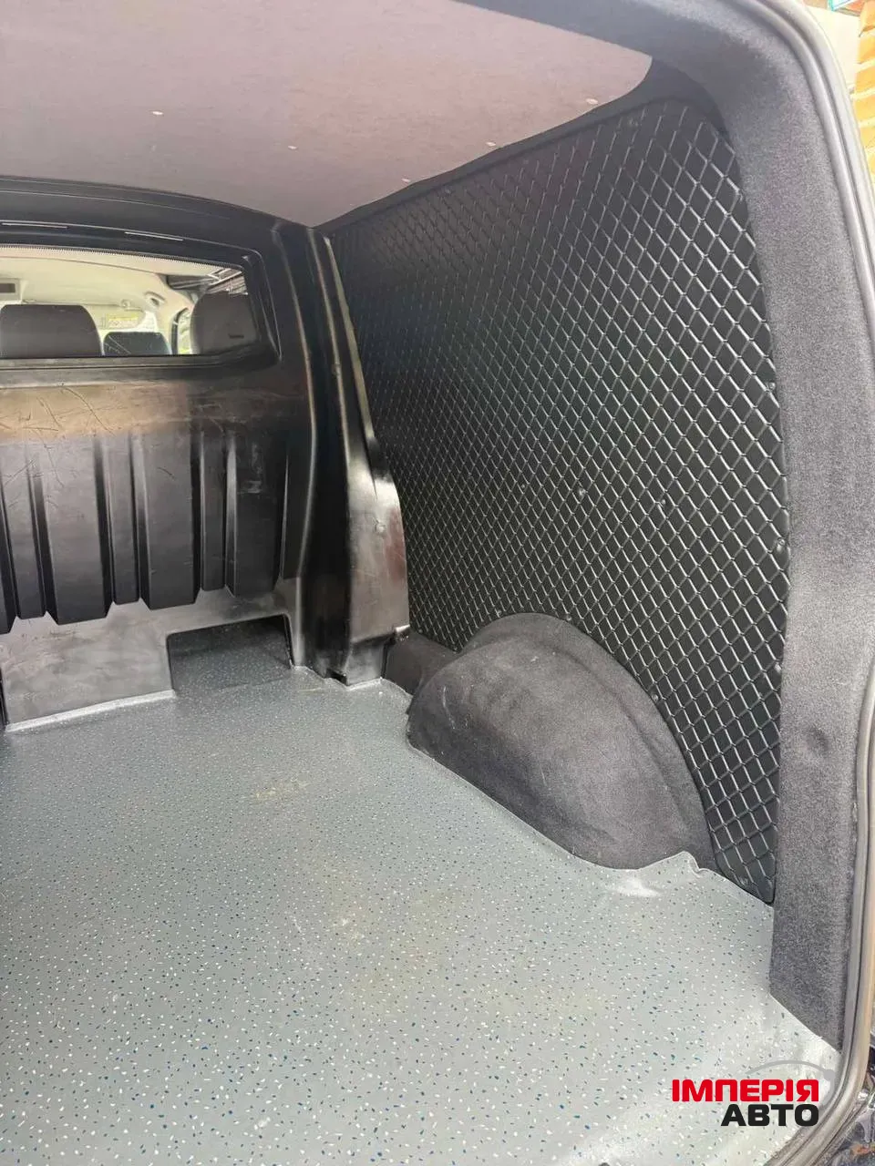 Volkswagen Transporter - фото 28