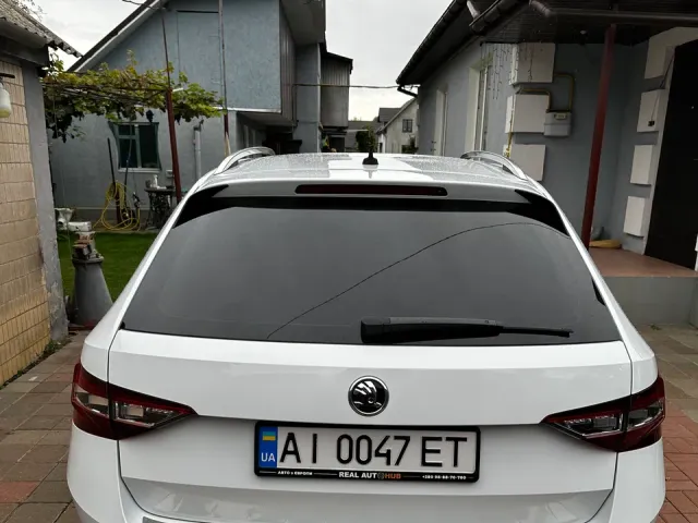 Skoda Superb - фото 2