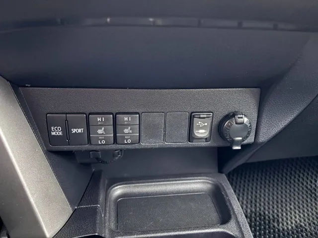 Toyota RAV4 - фото 2