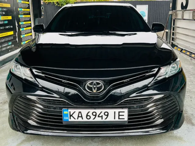 Toyota Camry - фото 2