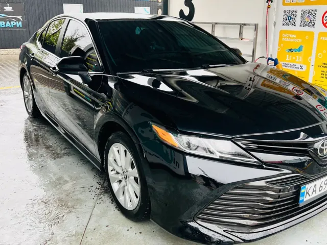 Toyota Camry - фото 4