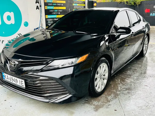 Toyota Camry - фото 3