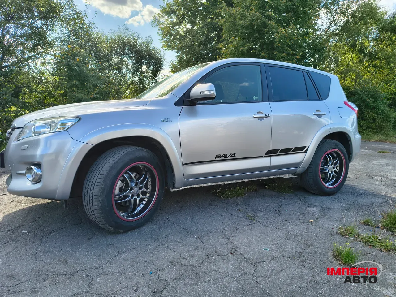 Toyota RAV4 - фото 7