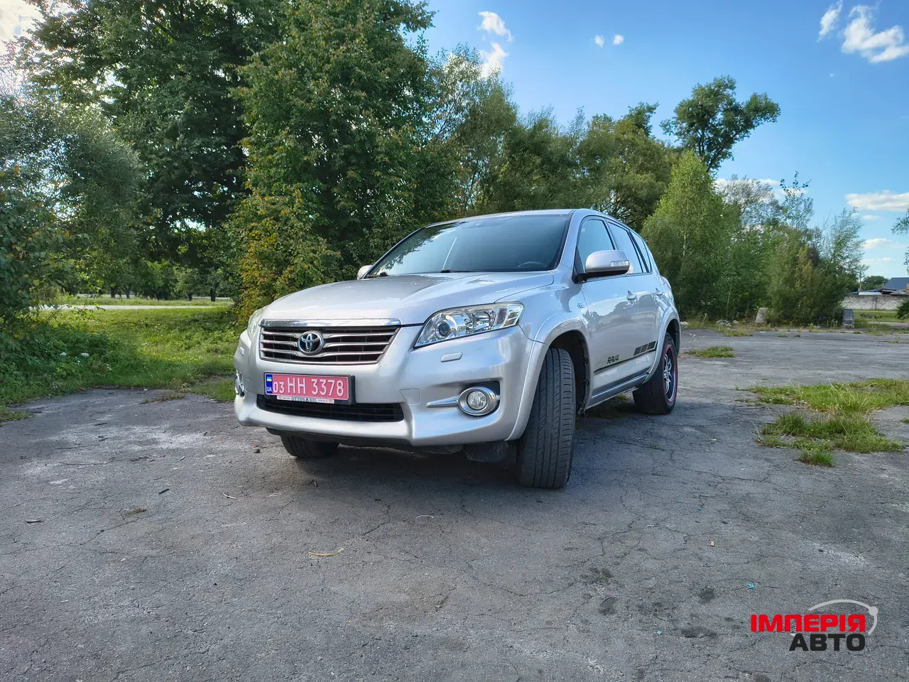 Toyota RAV4 - фото 1