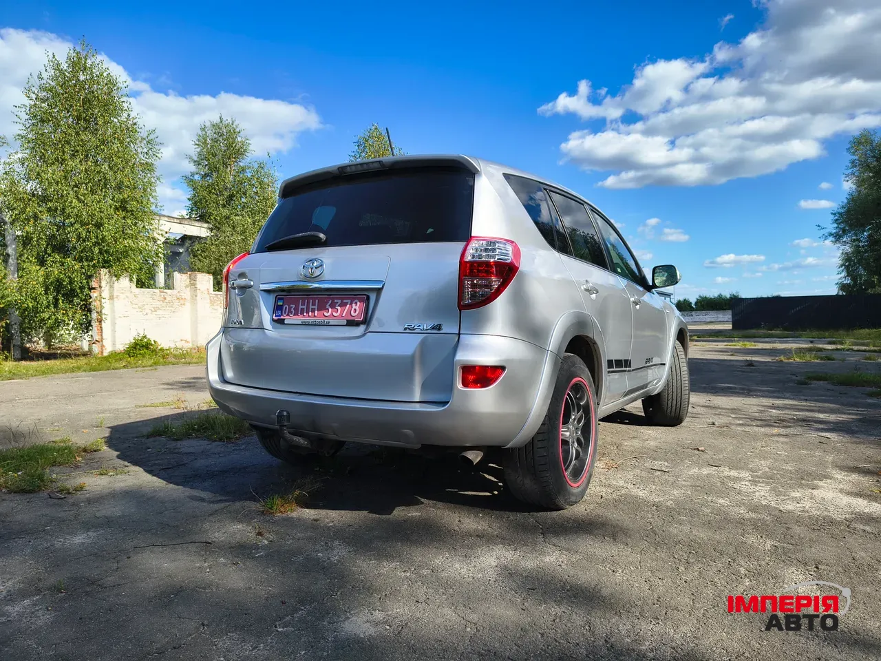 Toyota RAV4 - фото 5