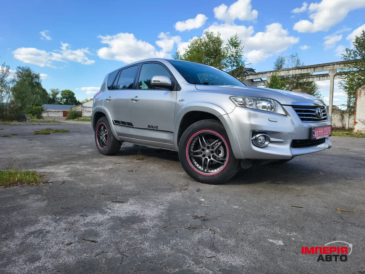 Toyota RAV4 - фото 2