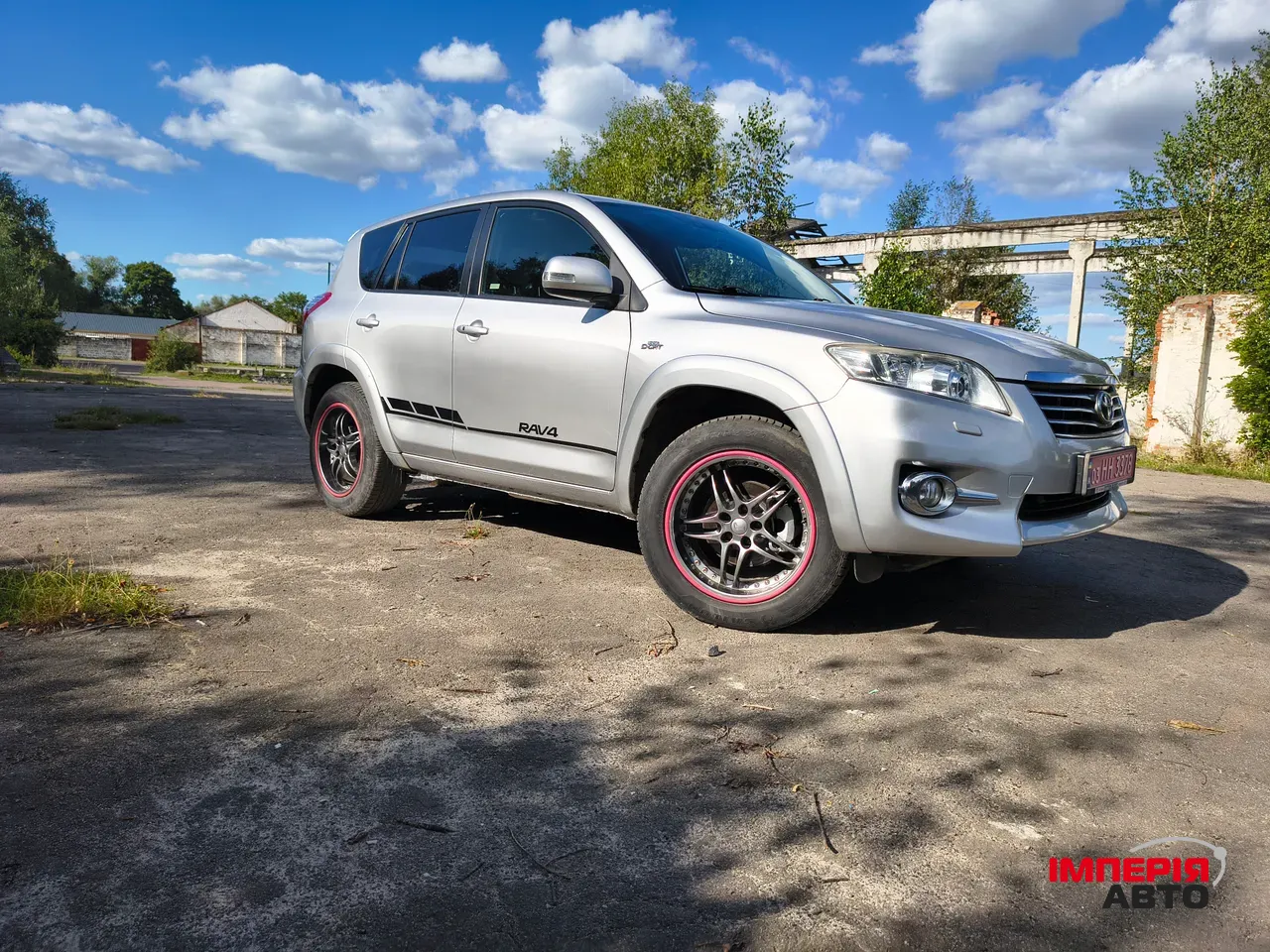 Toyota RAV4 - фото 6