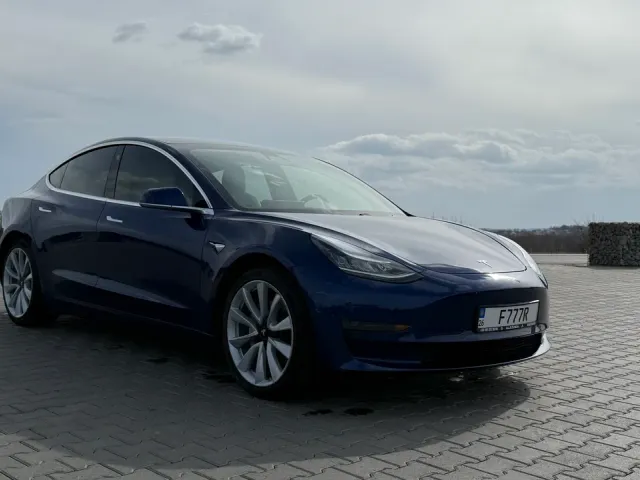 Tesla Model 3 - фото 4