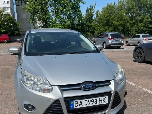 Ford Focus - фото 5
