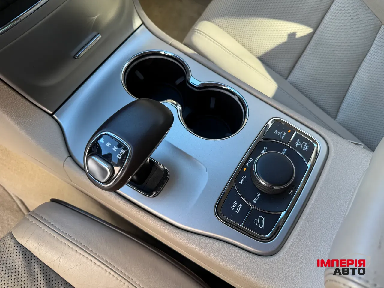 Jeep Grand Cherokee - фото 25